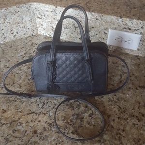 Small guess purse w/crossbody strap